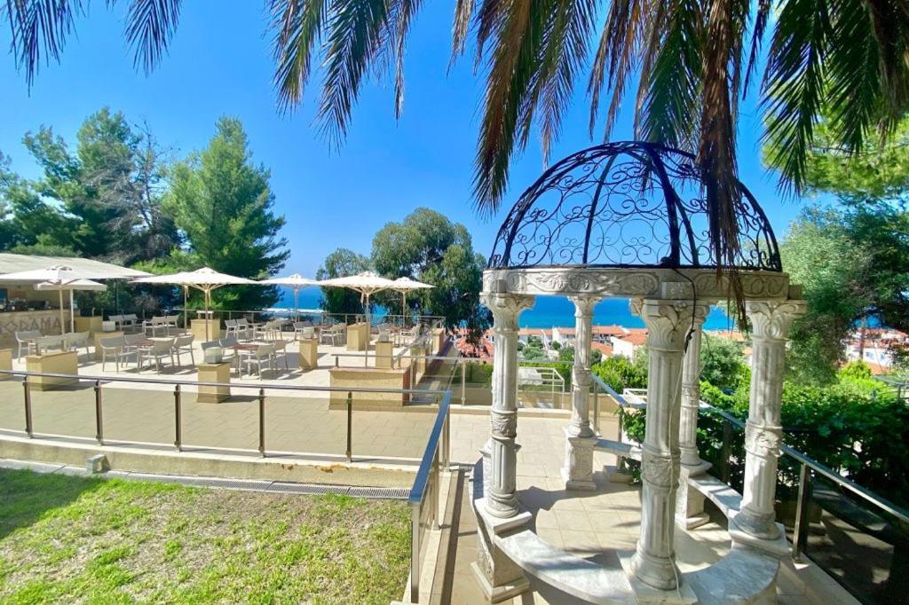 Greek Pride Cronwell Rahoni Hotel (Adults Only) Nea Skioni Esterno foto