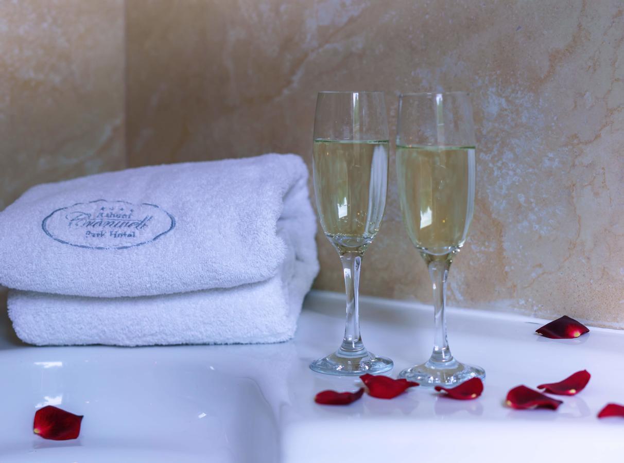 Greek Pride Cronwell Rahoni Hotel (Adults Only) Nea Skioni Esterno foto